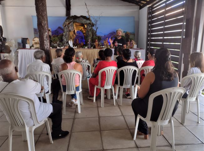 api-modulos/fotos/img/galeria_cat_culturais_536/536/13522/VISTA GUIADA POR GUSTAVO, CRÁS AUGUSTO DE OLIVEIRA DUARTE, RESPONSÁVEL LUCILENE, 26.11.2025 (2).jpg